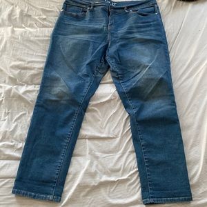 Straight stretchy jeans